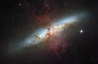 El Viento Supergaláctico de M82, la Galaxia del Cigarro