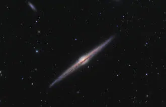 NGC 4565, una galaxia espiral vista de canto