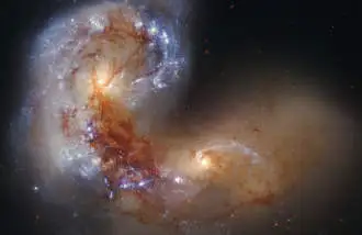 La Galaxia Espiral NGC 4038 en Colisión