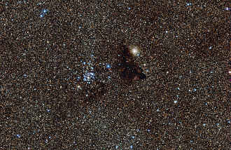 Una pareja cósmica: Barnard 86 con NGC 6520